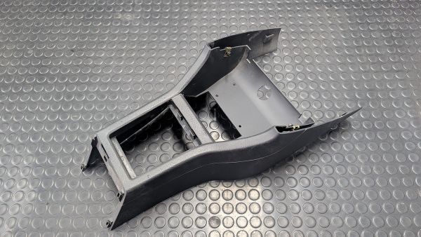 Coupe Typ89 S2 RS2 Konsole vorne