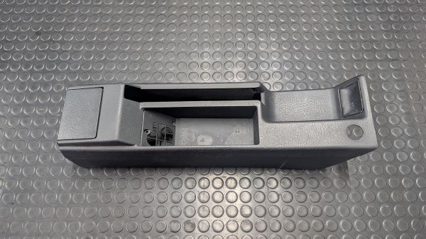 Coupe Typ89 Mittelkonsole mit Ablagefach