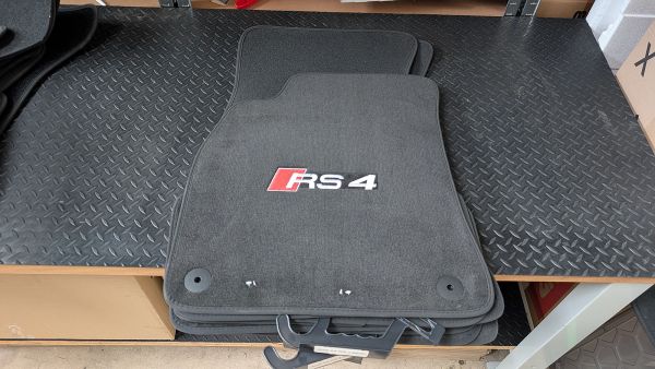 RS4 B8 Fussmatten
