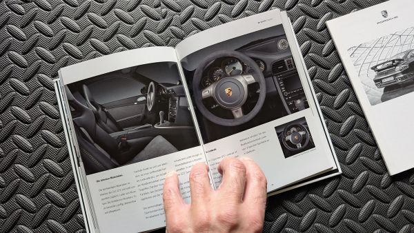 Preview: Porsche 997 GT2 Prospekt Buch Daten