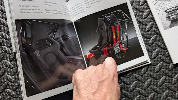 Preview: Porsche 997 GT2 Prospekt Buch Daten