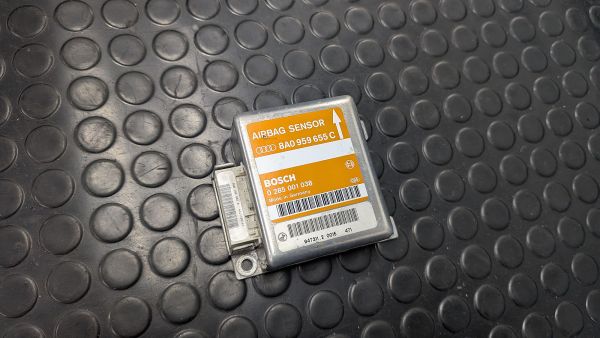 RS2 Steuergerät Airbag Airbagsensor 8A0 959 655 C