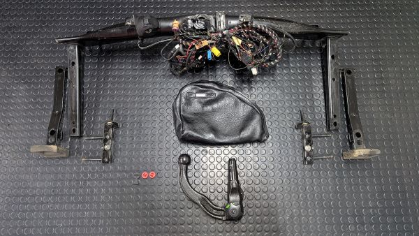 RS2 Anhängerkupplung Werksausführung mit Kabelbaum