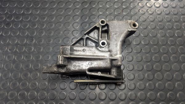 RS2 Halter Lichtmaschine 034 903 143 J