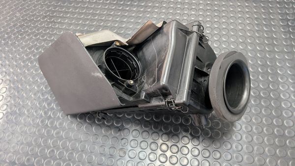 Preview: RS2 Luftfilterkasten mit Luftführung 034 133 937 BC