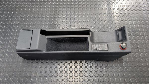 Preview: RS2 Mittelkonsole mit Ablagefach
