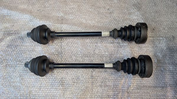 RS2 S2 B4 Antriebswellen hinten