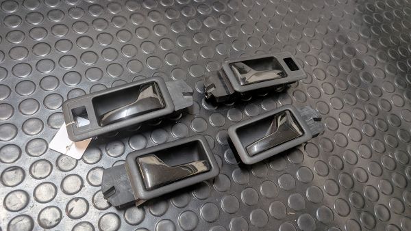 RS2 Türgriffe innen schwarz eloxiert