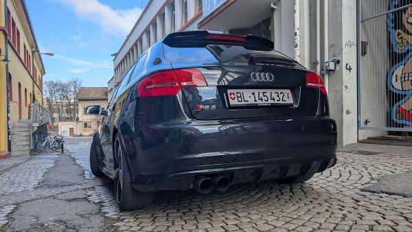 RS3 8P Heck komplett Stange Klappe Spoiler Heckleuchten