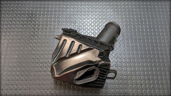 Preview: RS4 B7 Luftfilterkasten mit Luftmassenmesser