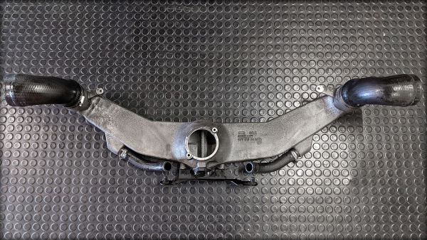 Preview: RS6 V8 Biturbo Druckrohr LLK - Drosselklappe