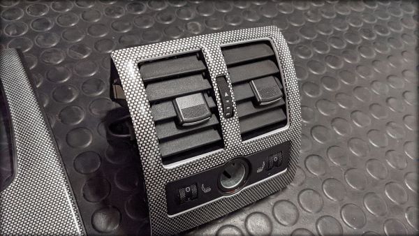 Preview: RS6 V8 Biturbo Dekorleisten weiss gebürstet und Teile Carbonlook