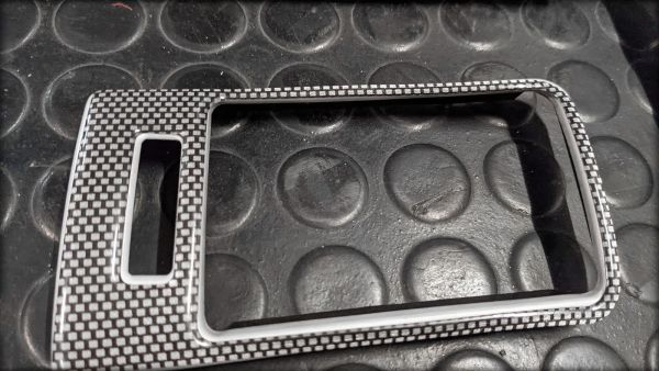 Preview: RS6 V8 Biturbo Dekorleisten weiss gebürstet und Teile Carbonlook