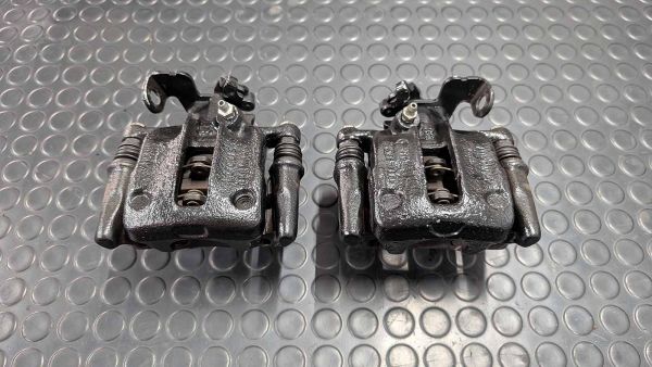 S2 B4 Bremssättel hinten