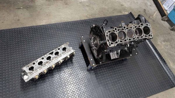 RS2 S2 ABY S4 S6 AAN Grundmotor Motor Block Zylinderkopf Zahnriemen übersprungen