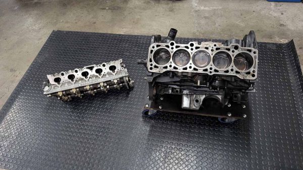 Preview: RS2 S2 ABY S4 S6 AAN Grundmotor Motor Block Zylinderkopf Zahnriemen übersprungen