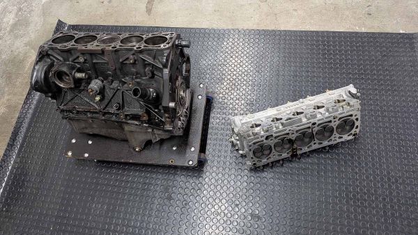 Preview: RS2 S2 ABY S4 S6 AAN Grundmotor Motor Block Zylinderkopf Zahnriemen übersprungen
