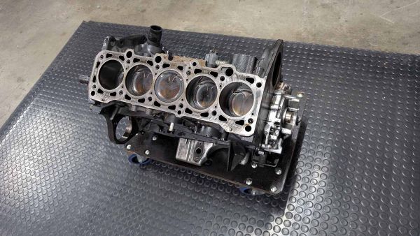 Preview: RS2 S2 ABY S4 S6 AAN Grundmotor Motor Block Zylinderkopf Zahnriemen übersprungen