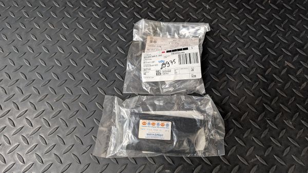 S2 Spaltabdeckung Kotflügel Seitenwand neu 8A0 853 922 B 8A0 853 699 A