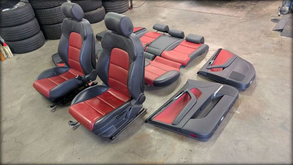 Preview: S3 8P Lederausstattung Sitze rot/schwarz