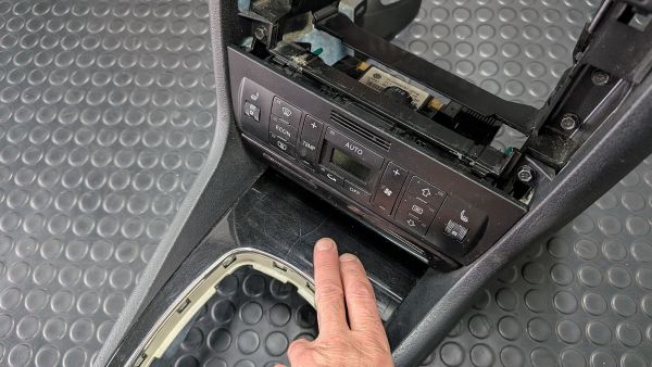 Preview: RS4 S4 B5 Schacht Konsole DIN2 mit Klimabediengerät