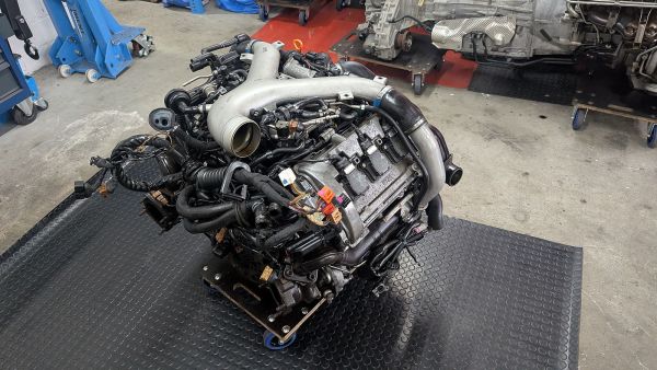 Preview: S4 B5 Motor mit Anbauteilen