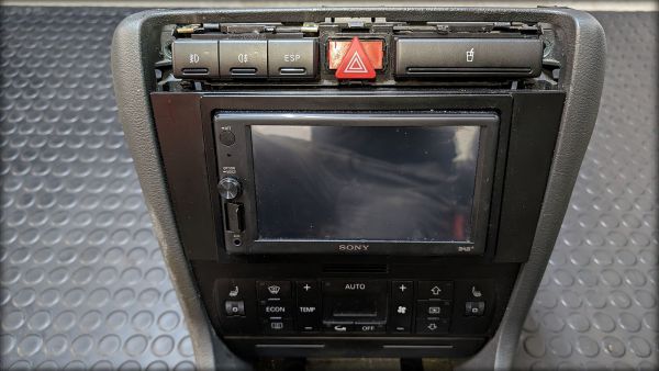 Preview: RS4 S4 Biturbo Konsole DIN2 mit Sony Mediaplayer