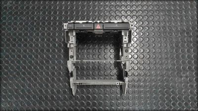 Preview: S4 V8 B6 Rahmen für Aufnahme Navi Plus / DIN 2