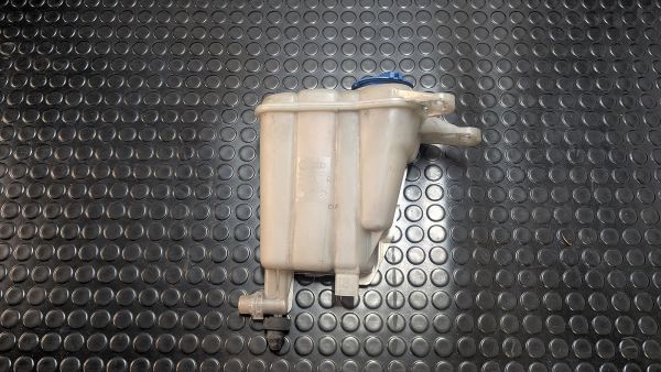 S4 B8 Expansionsgefäss Kühlwasser