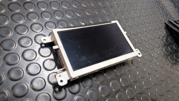 S4 B8 Multimedia Display