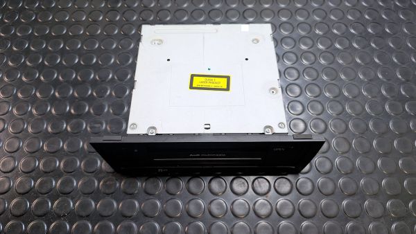 Preview: S4 B8 Multimedia Player Rechner 8T1 035 652 F