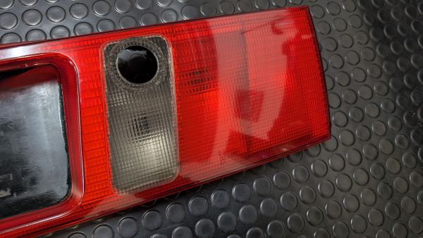 Preview: S6 C4 Heckleuchtenband Heckblende