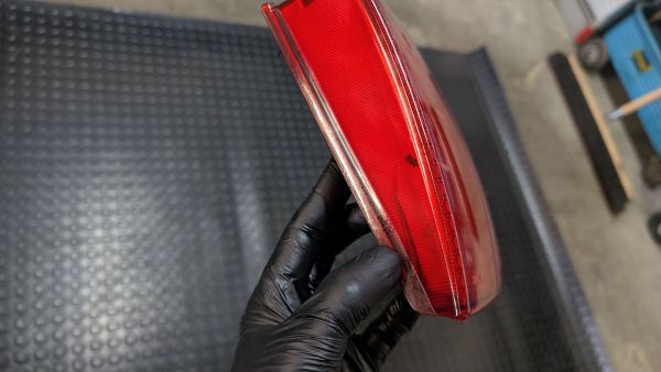 Preview: S6 C4 Heckleuchtenband Heckblende