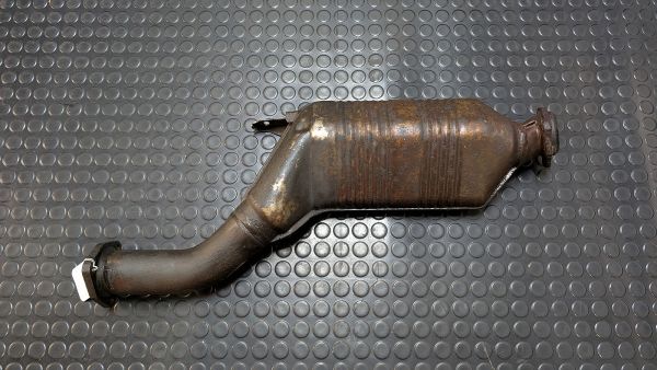 S4 S6 C4 AAN Katalysator rechts defekt 4A0 131 701 M