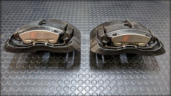 S6 4F Bremssättel vorne