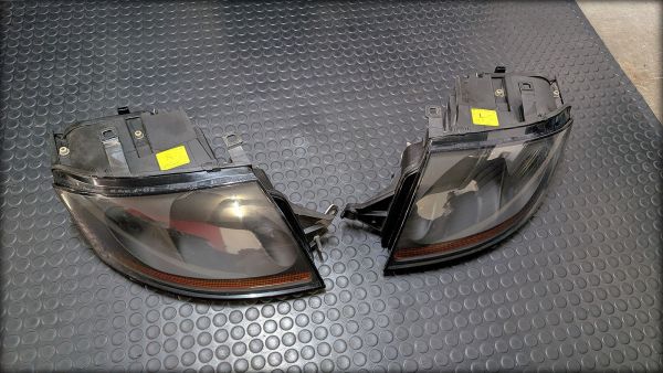 TT 8N Scheinwerfer