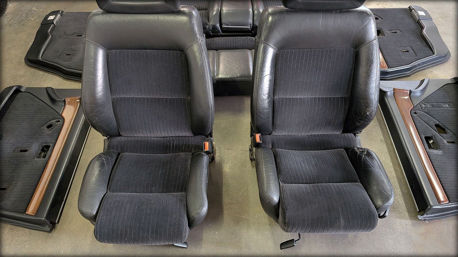 200 20V Leder/Velours Sitzausstattung Limousine