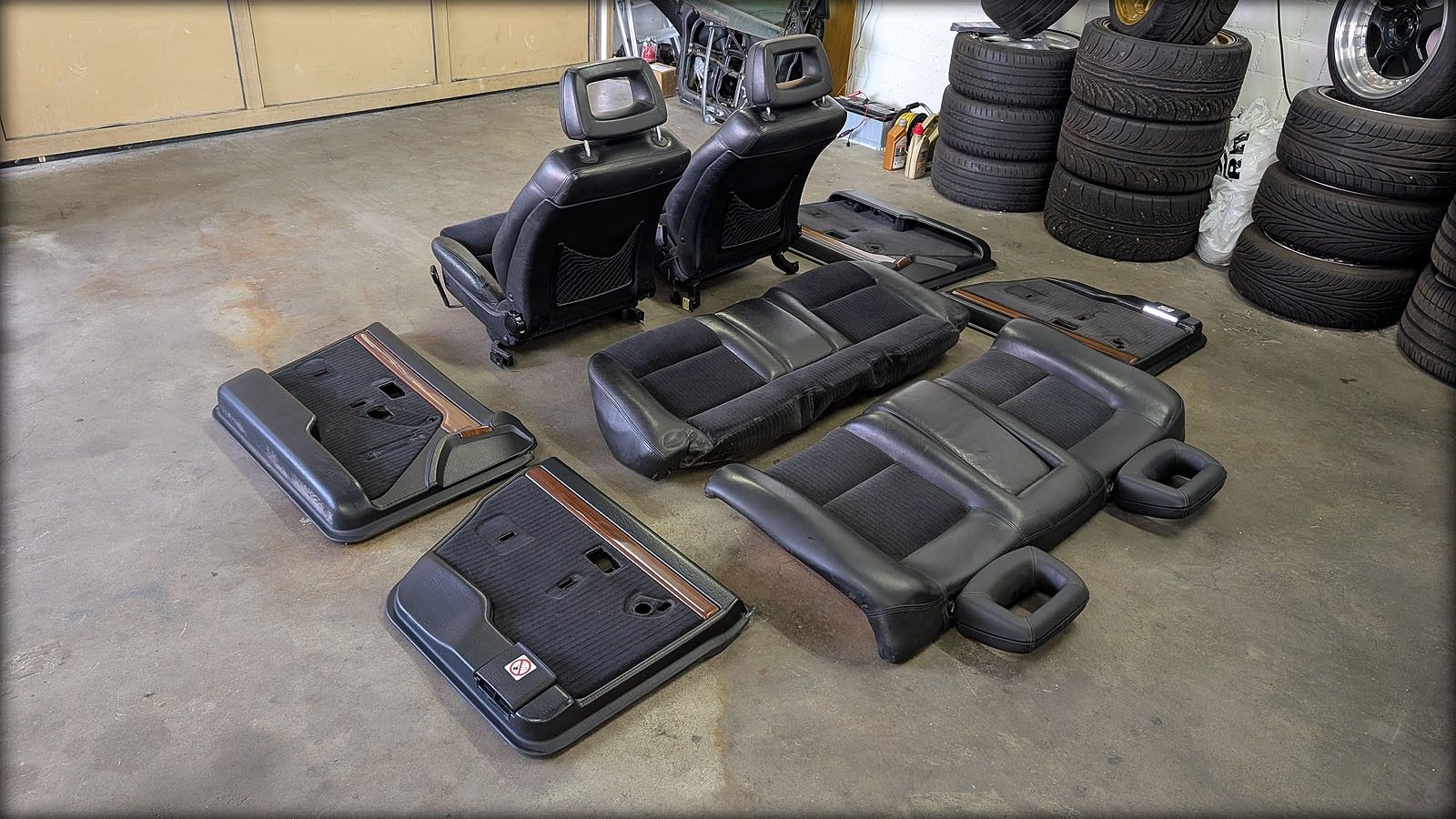 200 20V Leder/Velours Sitzausstattung Limousine