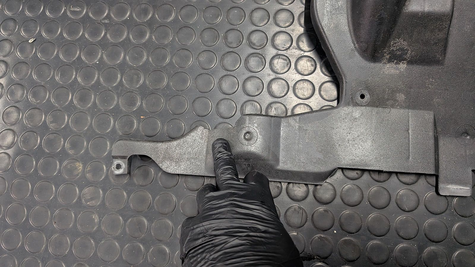 80 B4 / S2 Abdeckung Kühler Motorraum