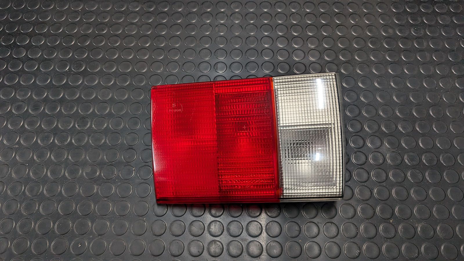 80 B4 S2 Limousine Rückleuchte innen links