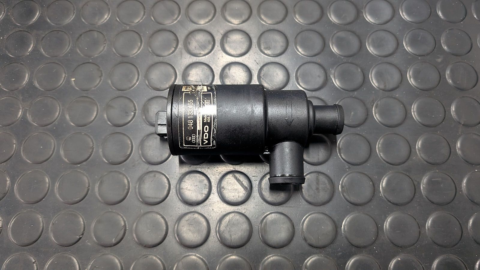 80 B4 2.3l Leerlaufregler 048 133 455