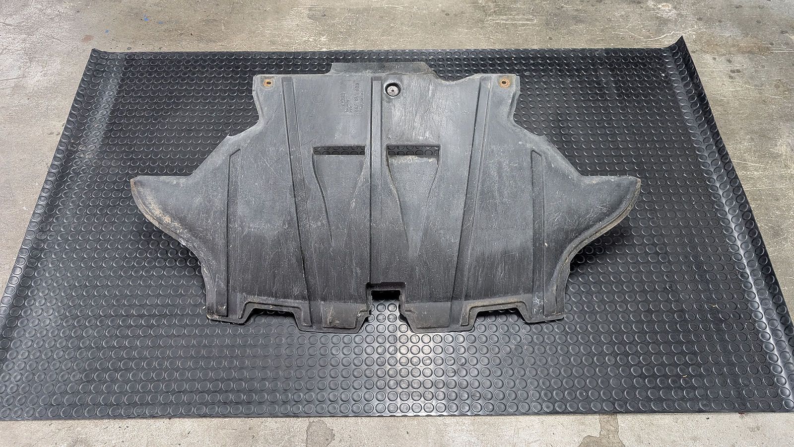 80 B4 2.3l Motordämmung Verkleidung