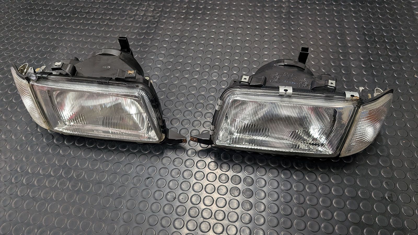 80 B4 Scheinwerfer Blinker