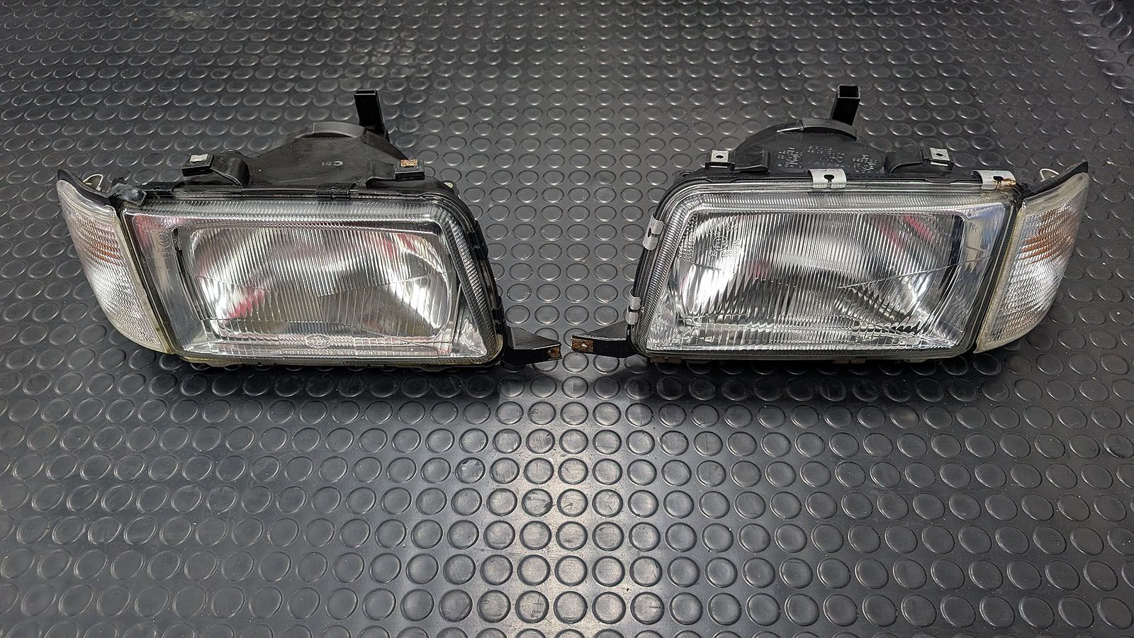 80 B4 Scheinwerfer Blinker