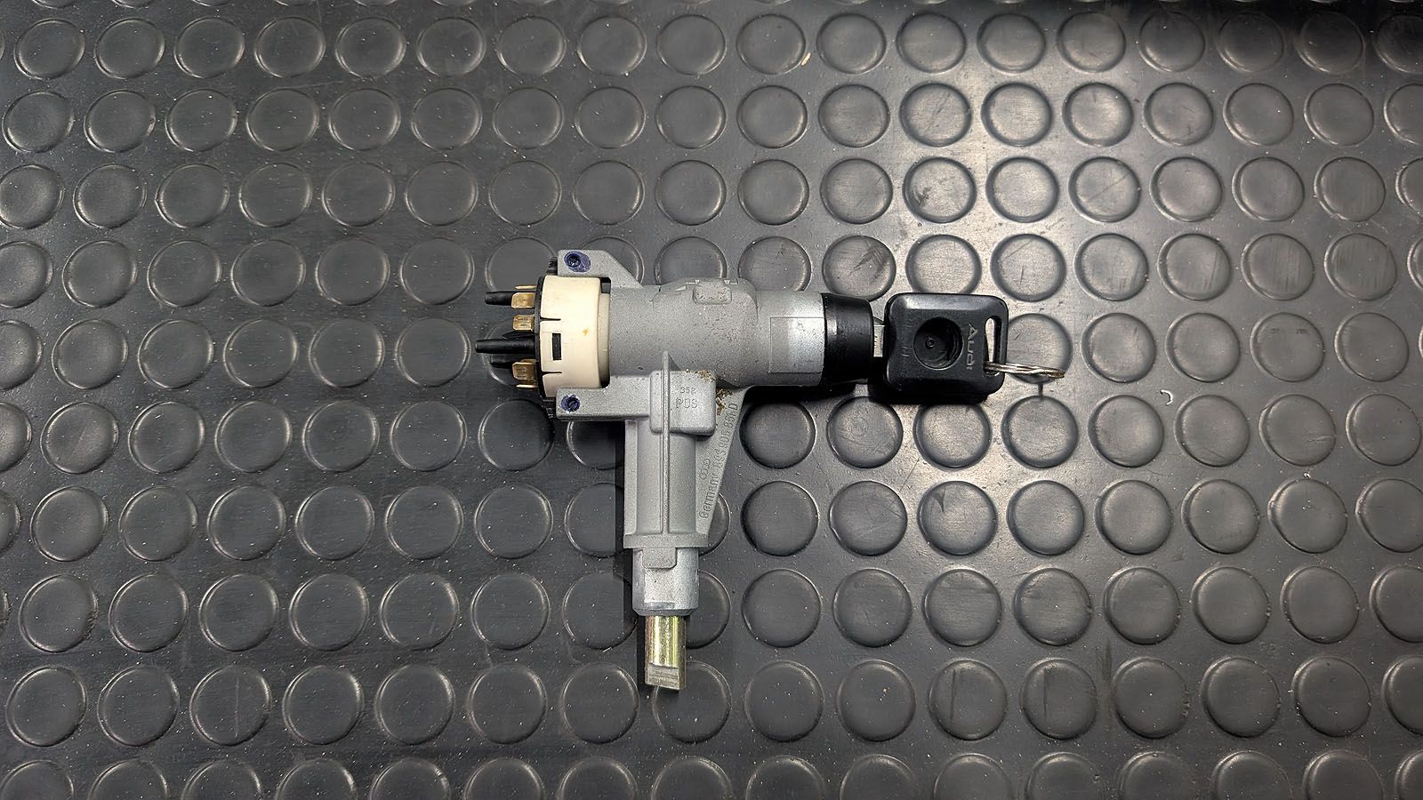 80 B4 Zündschloss mit 1 Schlüssel