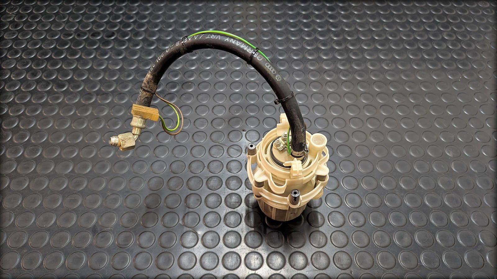 80 B4 V6 Benzinpumpe