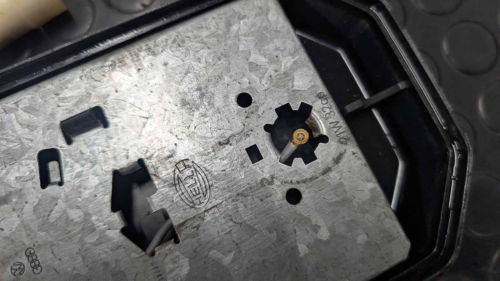 Porsche 924 Lampenträger für Heckleuchten