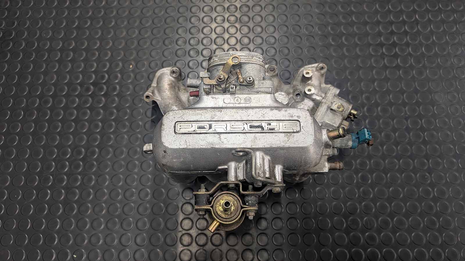 Porsche 924 Saugohr Ansaugkrümmer Drosselklappe