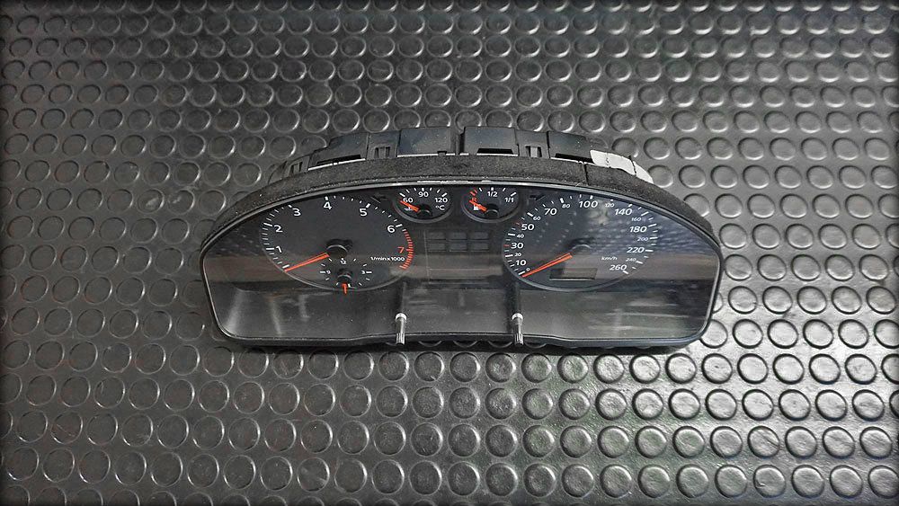 A4 Tacho Kombiinstrument V6 2.4l