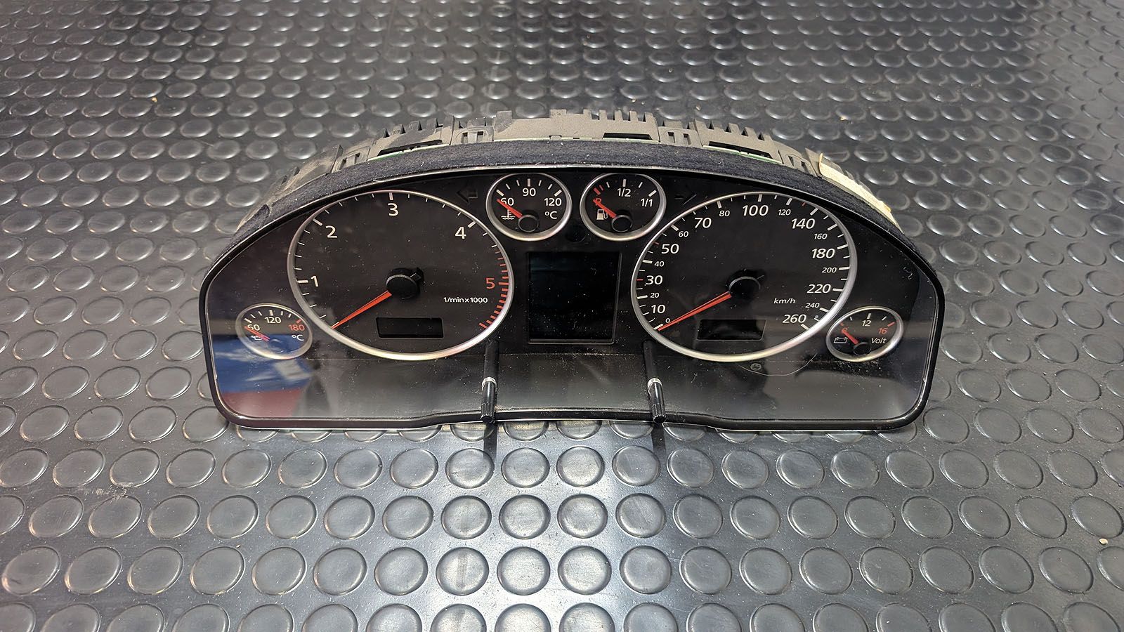 A6 C5 Allroad 2.5 TDI Tacho Kombiinstrument 4B0 920 933 M